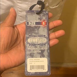 Blue Spice Jeans - Blue Spice, white denim shortfall, size Juniors 5 Blue Spice Jeans - Blue Spice, white denim shortfall, size Juniors 5